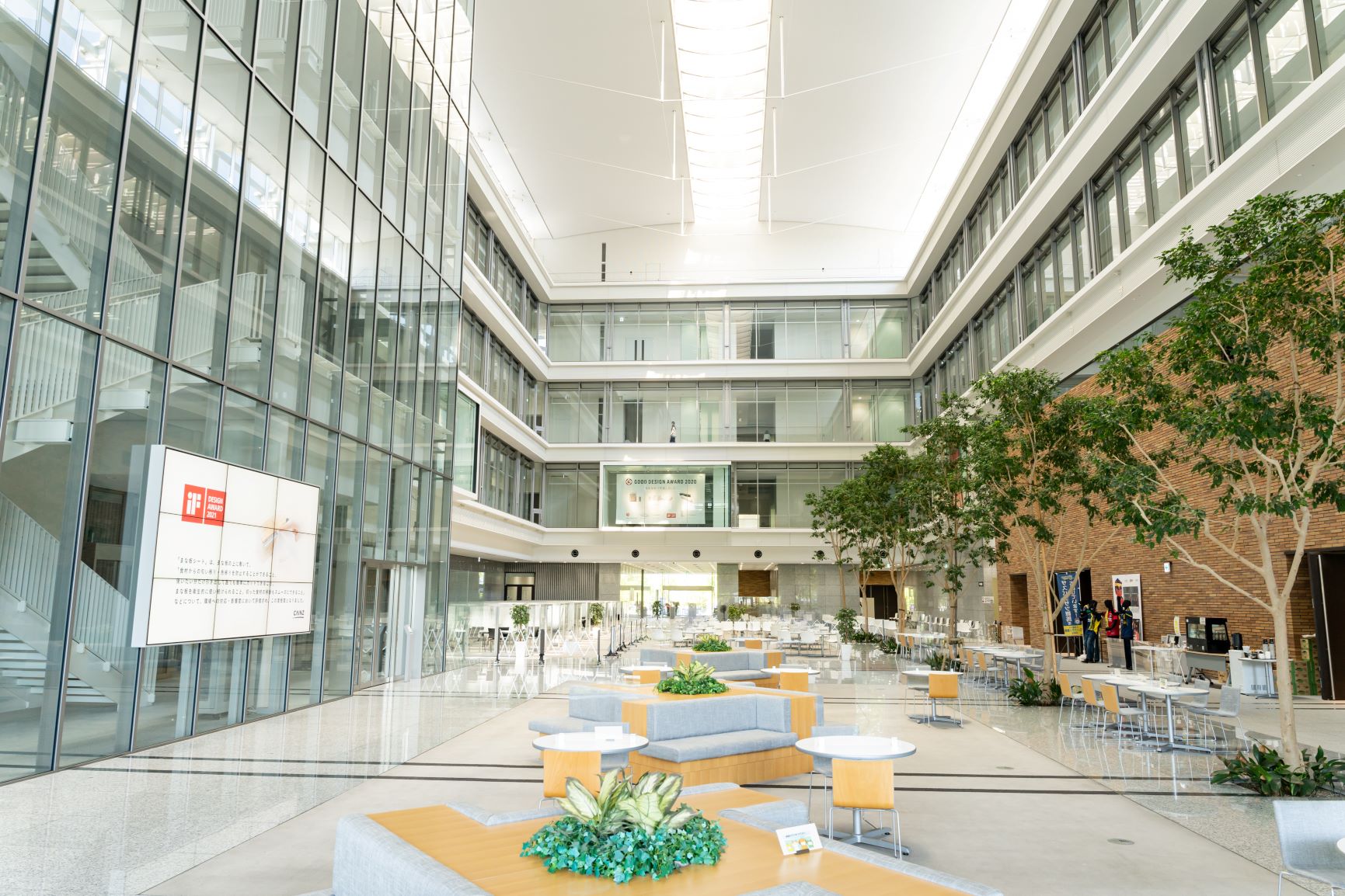 カインズ本社（館内）